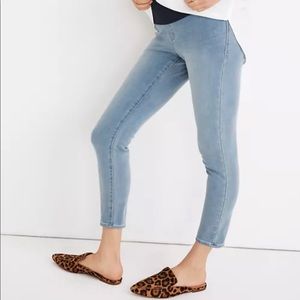 NWT Maternity over the belly panel jeggings in barrington wash.